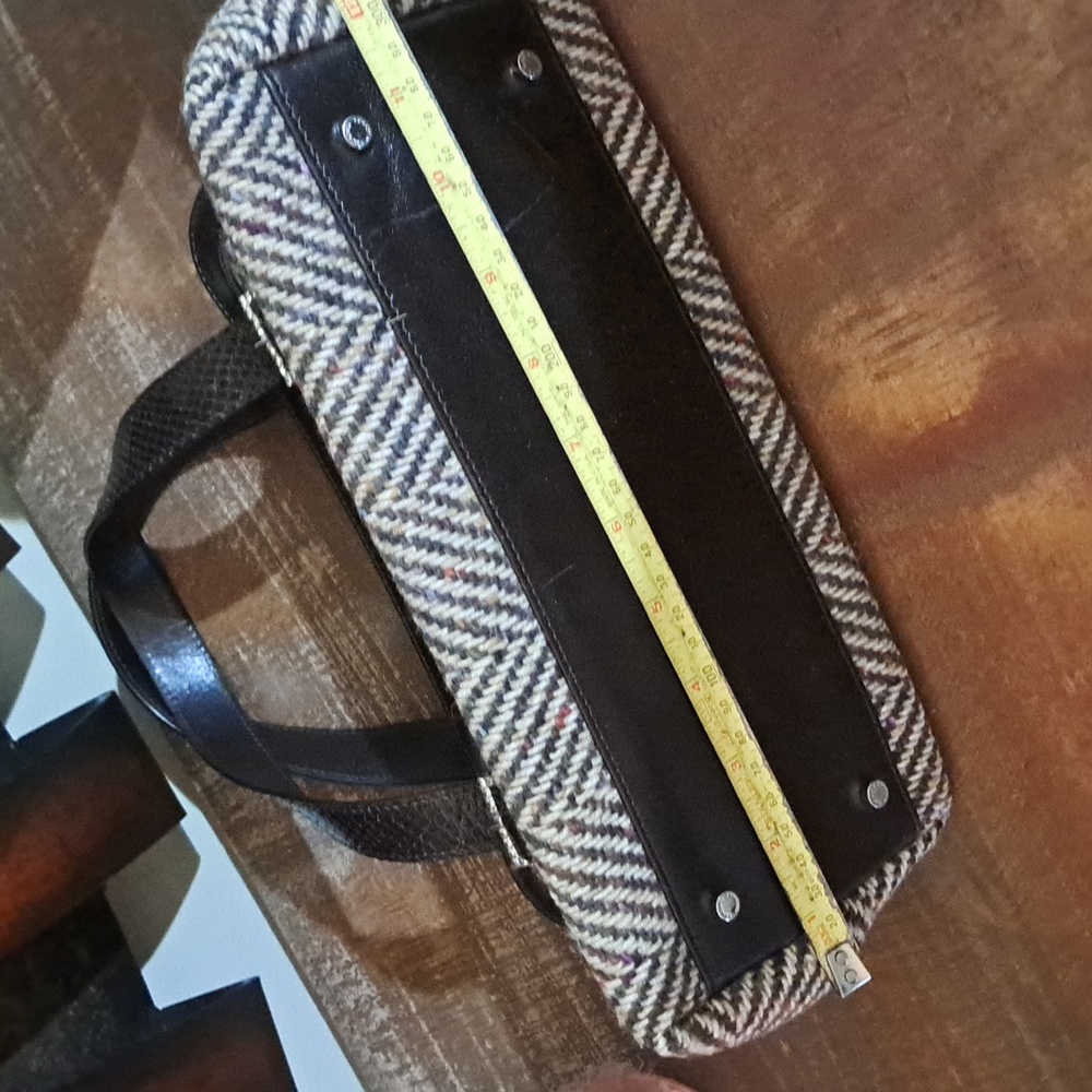 Elegant Kate Spade Tweed Handbag with Brown Leather Accents - Picture 8 of 10